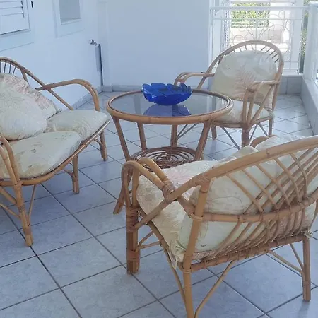 Silver Raches, Sky 펜션 Kouvéla