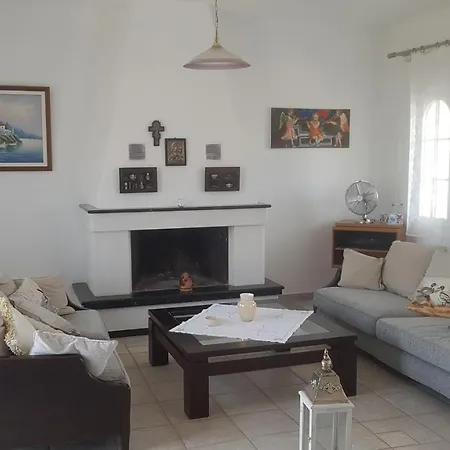 Silver Raches, Sky Kouvéla